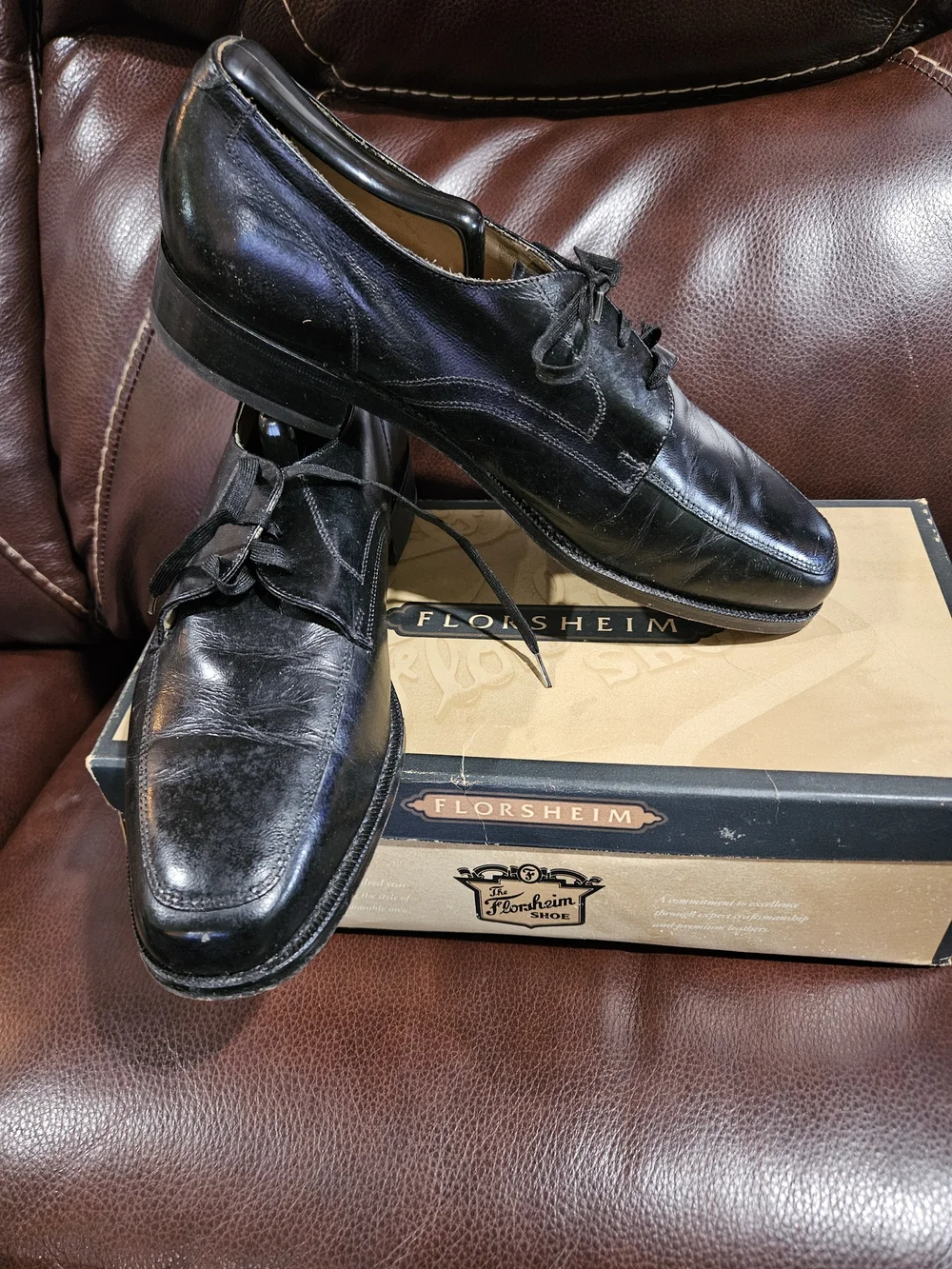Vintage Florsheim Men’s Black Leather Lace-Up Dress Shoes